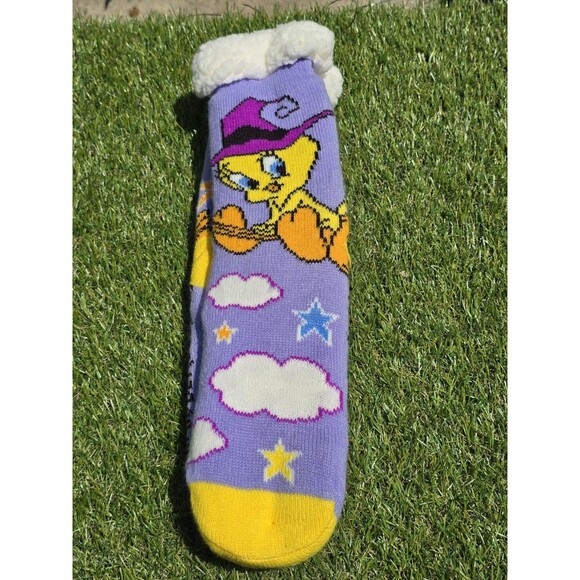 Halloween Tweety Bird Looney Tunes Sherpa Lined Socks No Slip Grippie Bottom NWT - Picture 5 of 7
